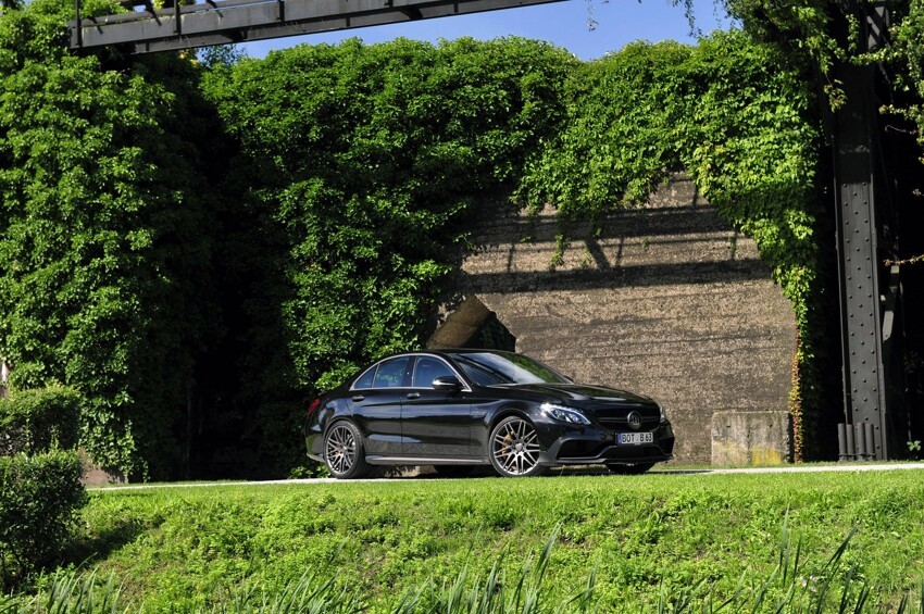 600-сильная версия Mercedes C63 AMG S от Brabus