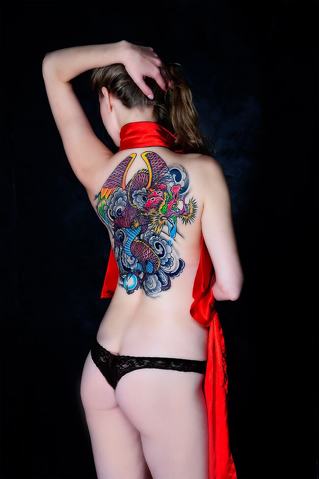 Впечатляющие "татуировки" от Жюстин Ховард