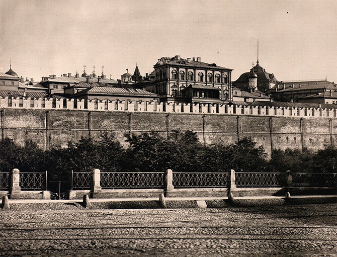 Кремль, вид от Александровского сада
