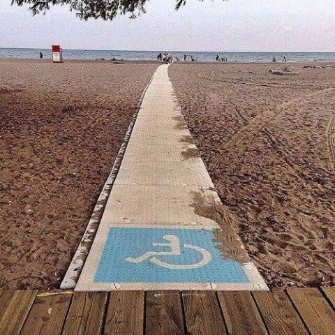 2.Такая дорожка должна быть на каждом пляже 