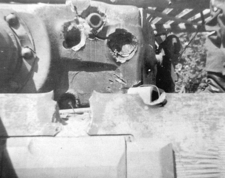 5. Маска орудия немецкого тяжёлого танка "Тигр", выдержавшая несколько прямых попаданий советских 85-миллиметровых снарядов.