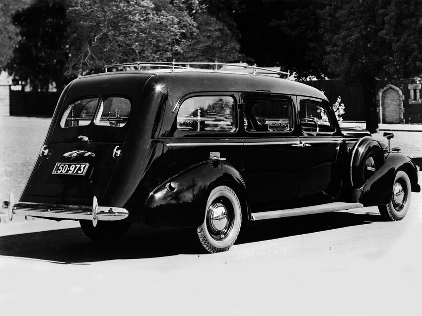 8. Buick Hearse AU-spec '1937