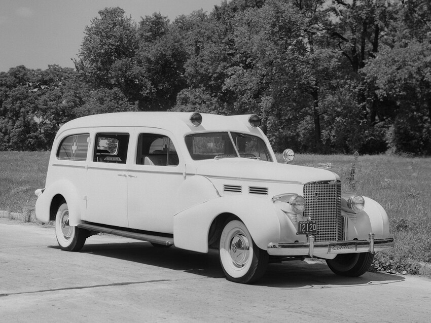 9. Meteor-Cadillac V8 Series 38-75 Ambulance '1938 