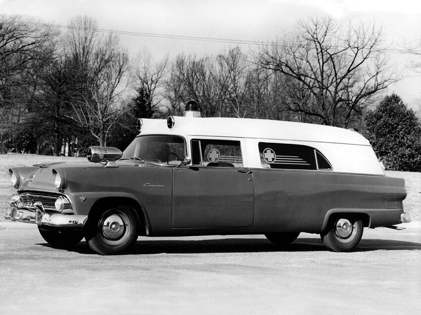 18. Memphian-Ford Junior Ambulance '1955 