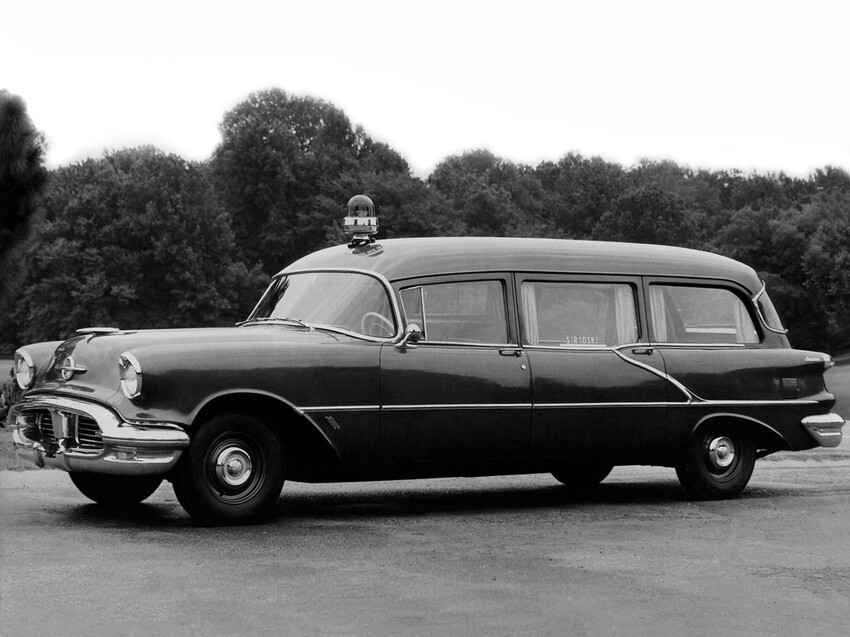 19. Memphian-Oldsmobile Ambulance '1956 