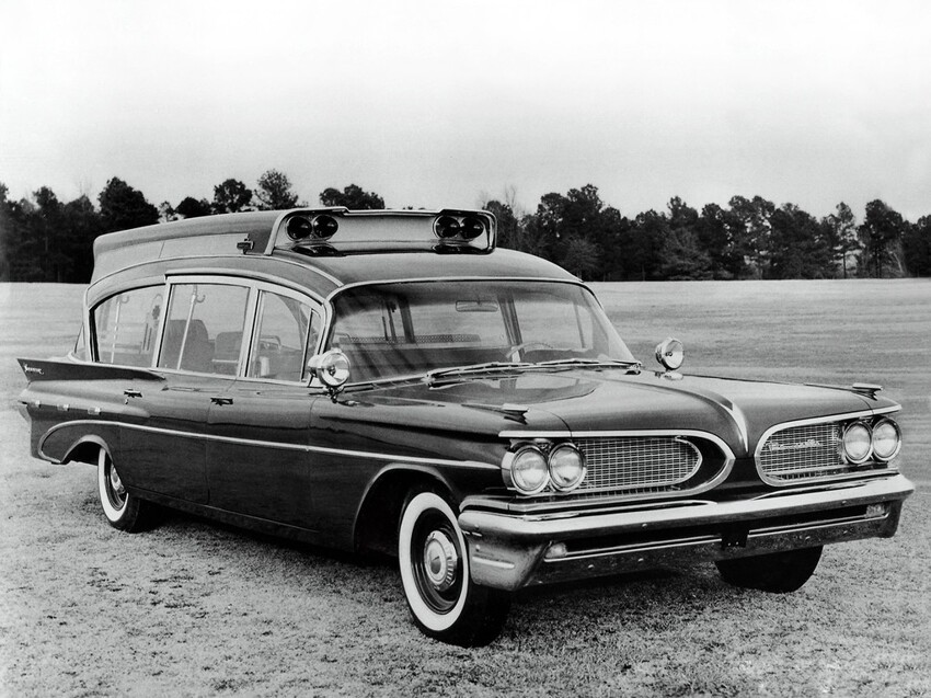 28. 1959 Superior-Pontiac Criterion Suburban Hightop Ambulance на базе Pontiac Bonneville растянутой до 148" и с поднятым до 46" потолком