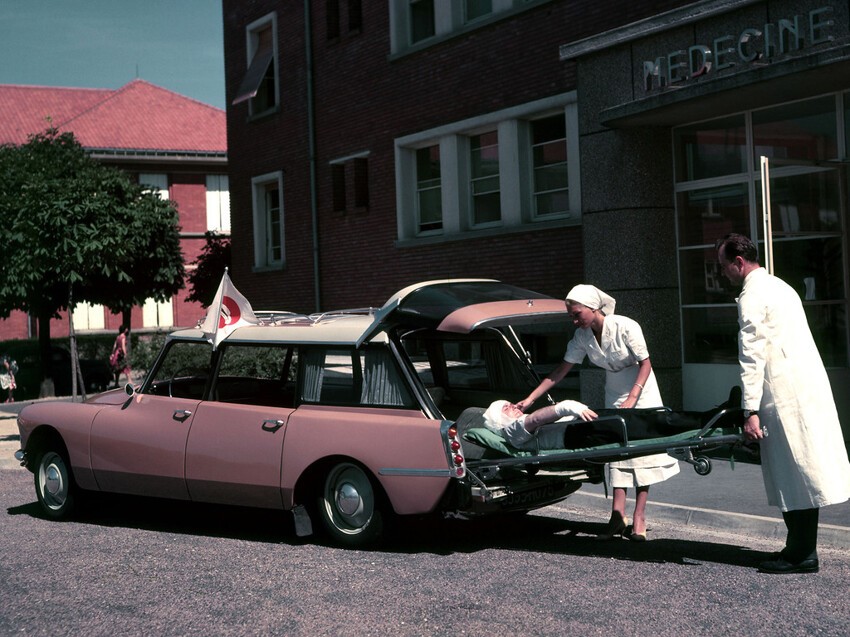 29. Citroën ID 19 Ambulance '1960–68