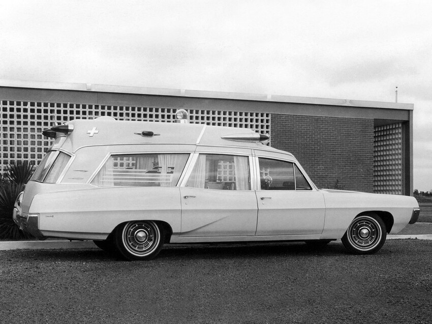 38. Superior Pontiac High Headroom Ambulance '1967 