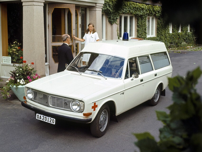 44. Volvo 145 Express Ambulance '1972