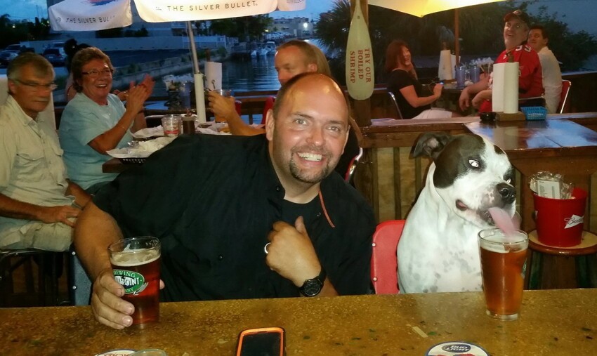 С псом в баре