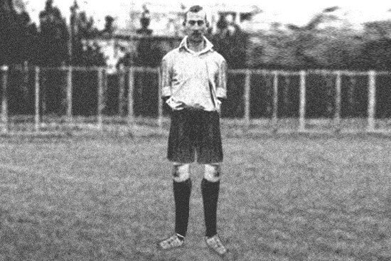 Кто был первым российским футболистом-легионером
