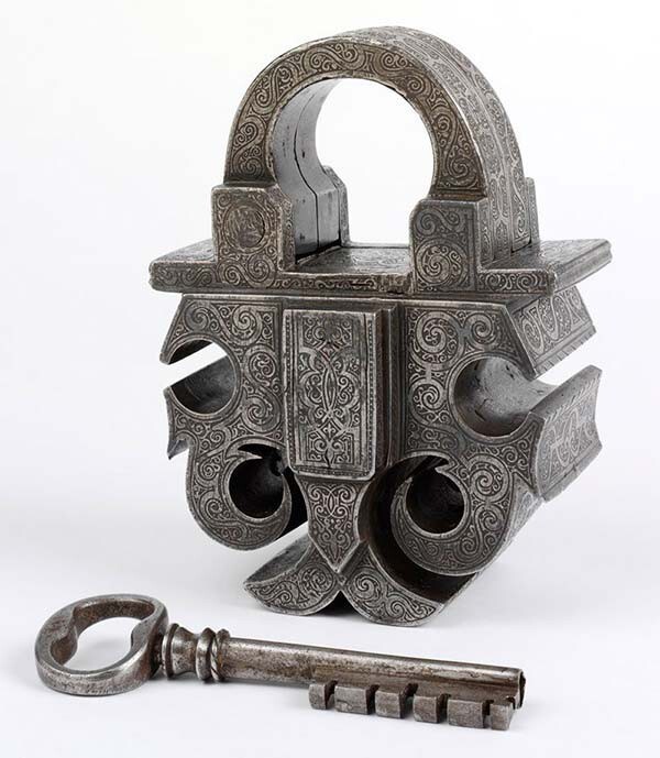 1. Навесной замок и ключ. Сталь. Южная Германия, 1580 год.