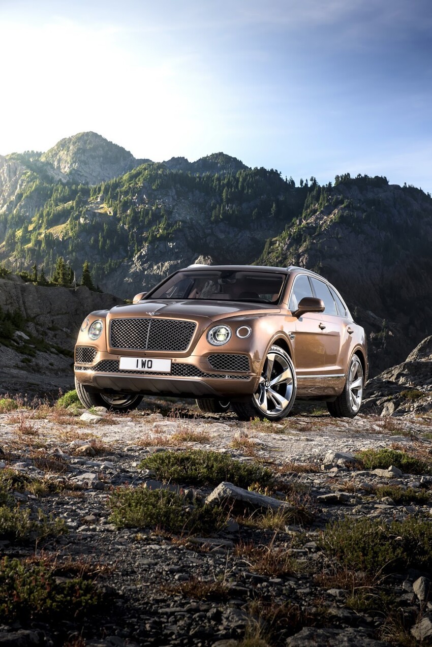 Bentley показала свой роскошный внедорожник Bentayga