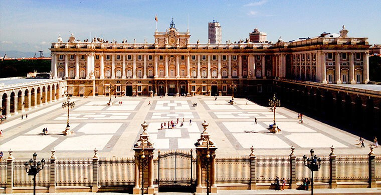 Семь самых роскошных королевских резиденций