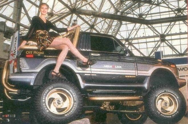 Стенд с Черным принцем на Московском автосалоне 1995-го года