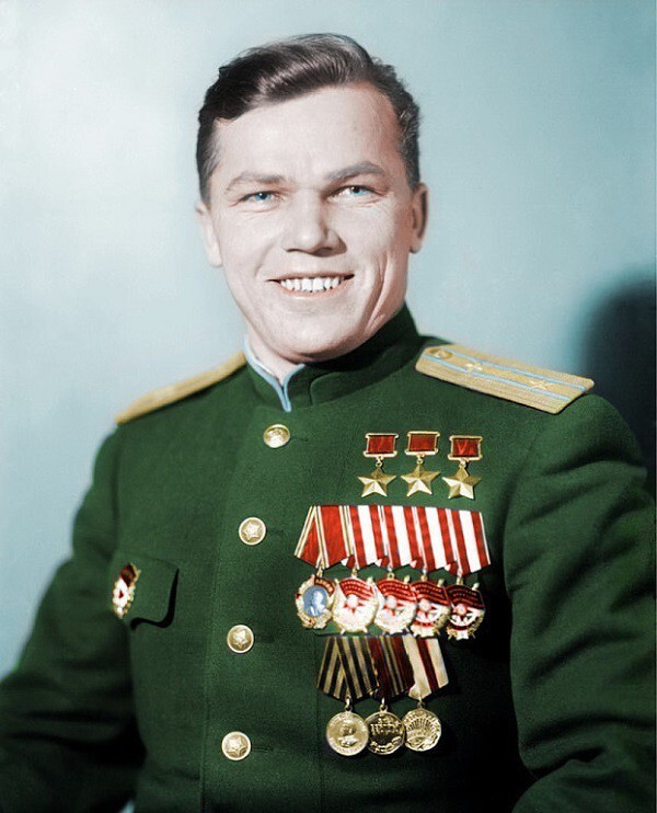 Настоящий Герой.( Хохлам на заметку).