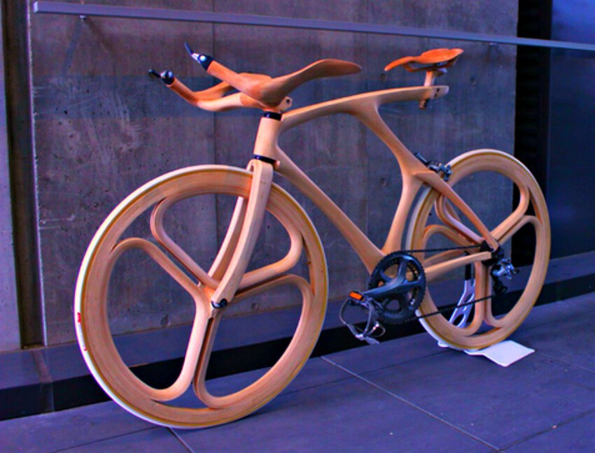 Деревянный велосипед - набирающий популярность в Европе и Америке городской велосипед, рама которого частично или полностью изготовлена из высококачественных пород дерева или бамбука. Зачастую вызывает негативное отношение велосипедистов из-за кажуще