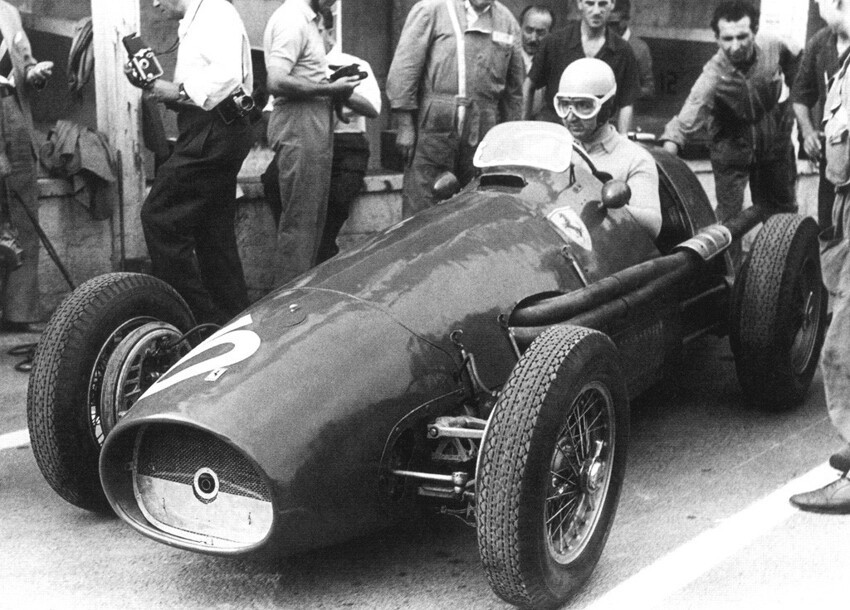 В 1940 году частная компания Енцо Auto Avio Construzione построила гоночный автомобиль на базе Фиата. В Mille Miglia этого года на нем выступал Альберто Аскари, который лидировал в гонке до тех пор, пока не взорвался двигатель.