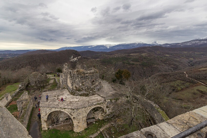 Анакопийская крепость сверху со сторожевой башни.