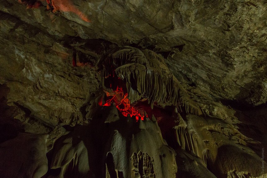 В Новоафонской пещере