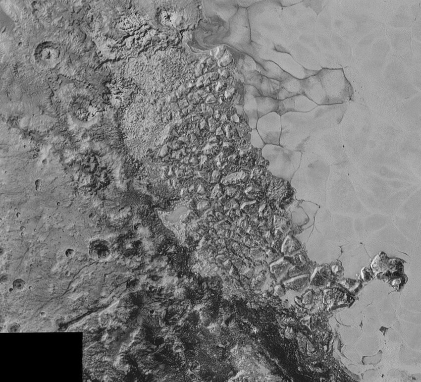 New Horizons передал новые снимки поверхности Плутона