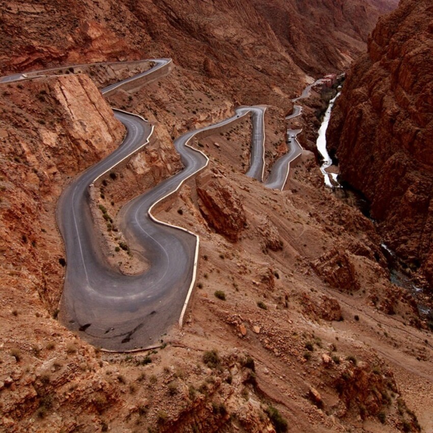 1. Дорога в Марокко, ущелье Dadès.