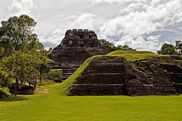 Пирамида майя археологического комплекса Нохмул (Белиз)
