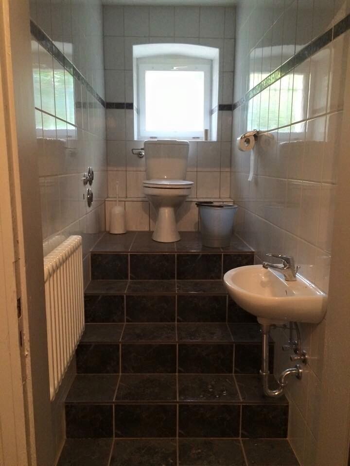 Странный туалет