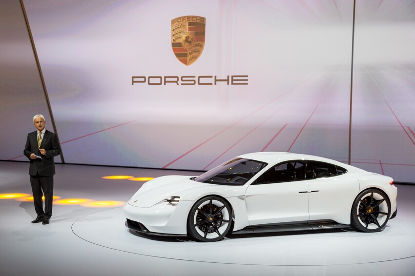 Электрический концепт Mission E от Porsche