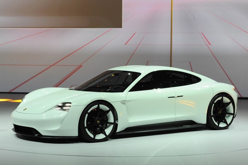 Электрический концепт Mission E от Porsche