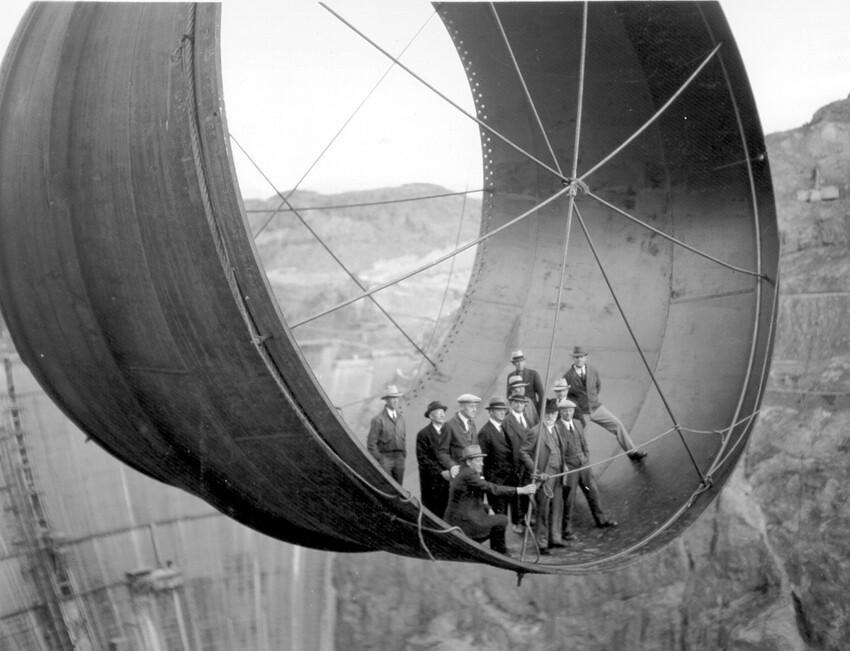 15. Строительство плотины Гувера, 1935 год.
