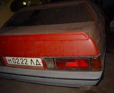 Полтора-два года назад Хаинов сдал свою машину в музей "АвтоРевю", где она сейчас и пылится.