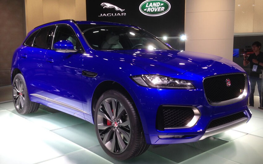 Увеличением дорожного просвета своих моделей заняты все бренды. Британцы Jaguar представляют первый кроссовер марки F-Pace