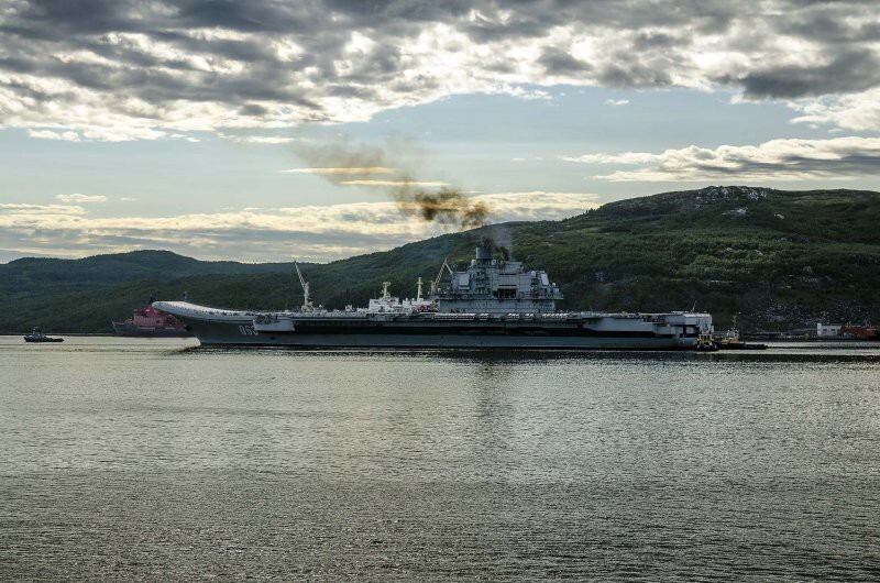 Корабли оперативного соединения ВМФ России в Средиземном Море