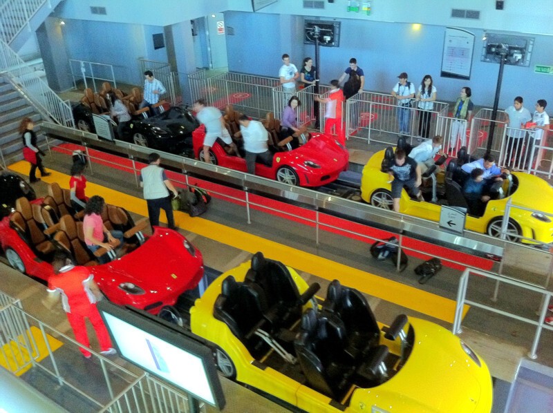 Парк "Ferrari World" (ОАЭ; Абу-Даби)