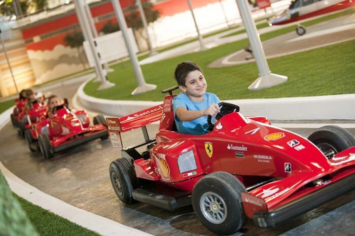 Парк "Ferrari World" (ОАЭ; Абу-Даби)