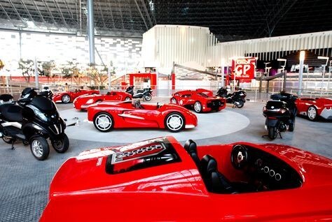 Парк "Ferrari World" (ОАЭ; Абу-Даби)
