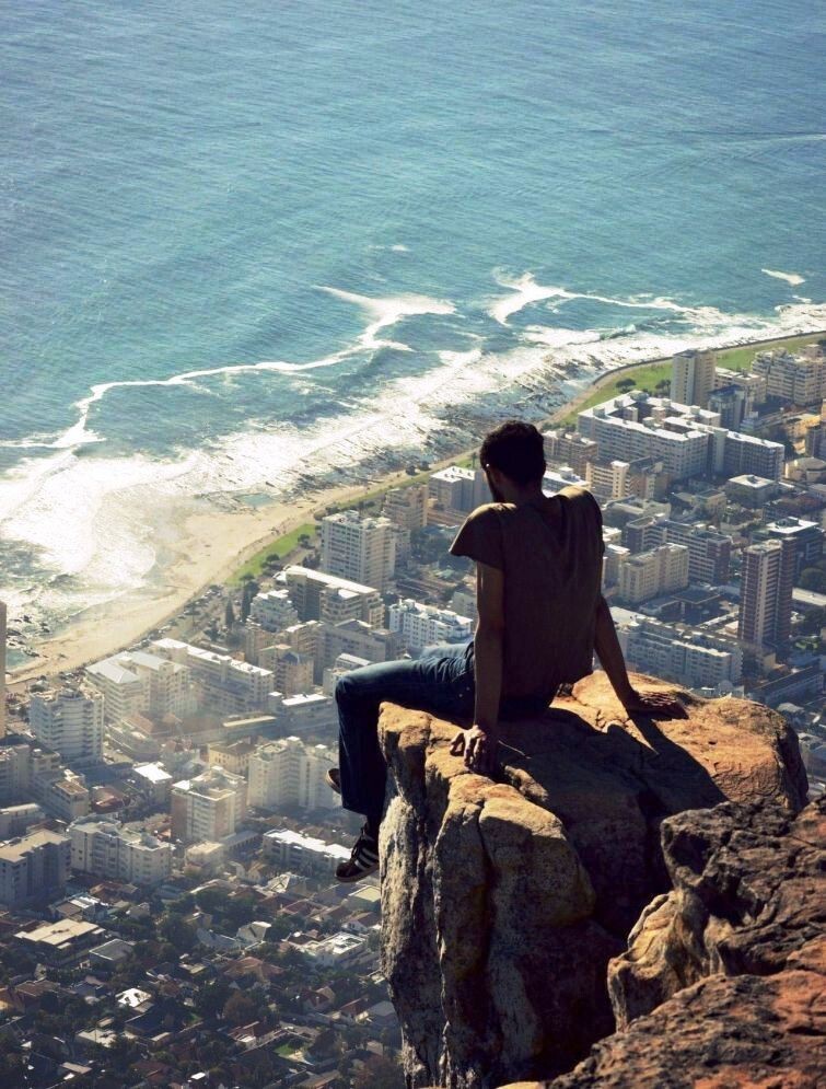 Одна из лучших смотровых площадок мира — 670-метровая скала «Львиная Голова» в Кейптауне