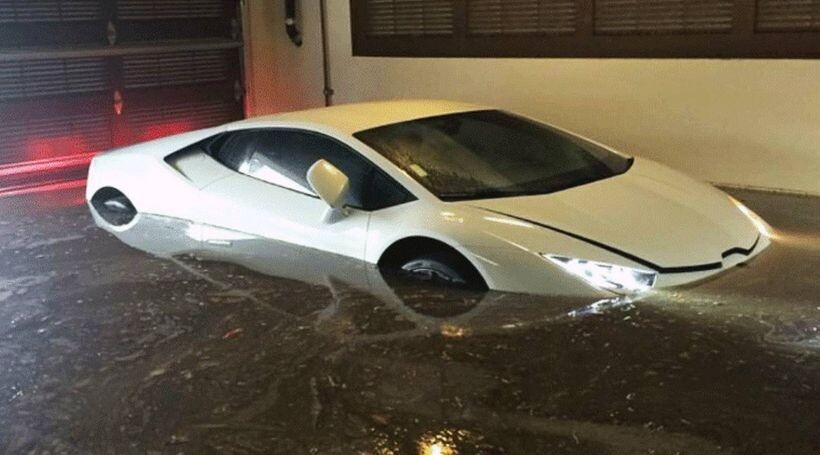 В Калифорнии утонул новенький Lamborghini