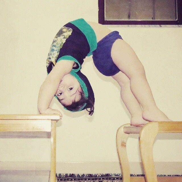 Невероятные успехи двухлетнего гимнаста Арата Хоссейни