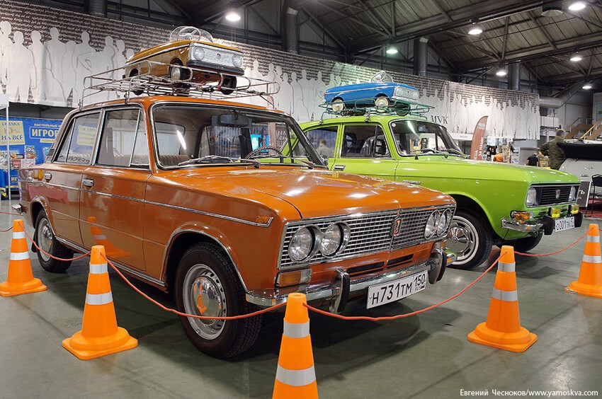 Выставка автомобилей "Олдтаймер-Галерея" в Москве