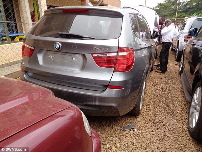 В Уганде нашли угнанные в Великобритании автомобили
