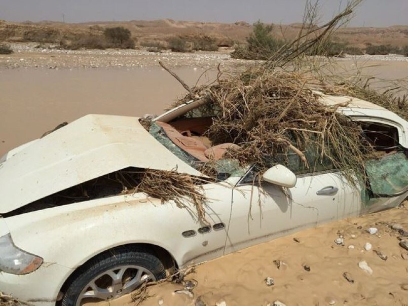Песчаная буря обрушилась на Maserati