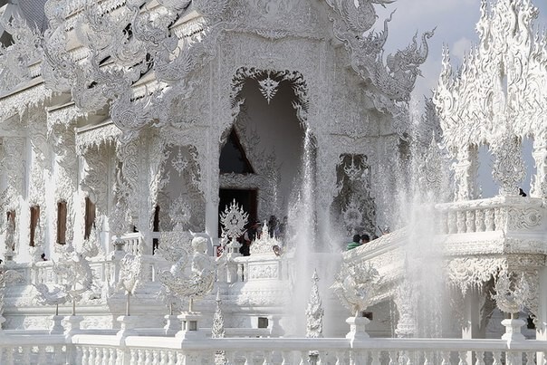 Необычный Белый храм в Таиланде 