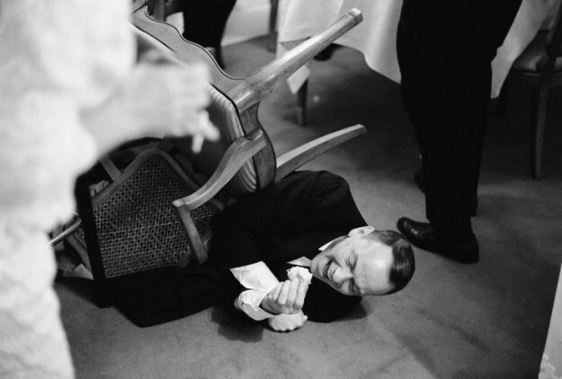 17. Френк Синатра от смеха упал со стула, 1965 год