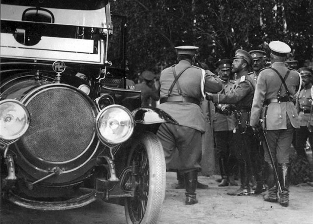Свастика на автомобиле Николая II