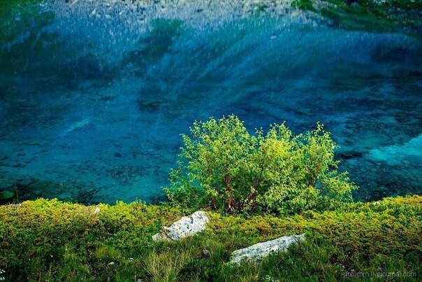 Озеро Семицветное на Кавказе