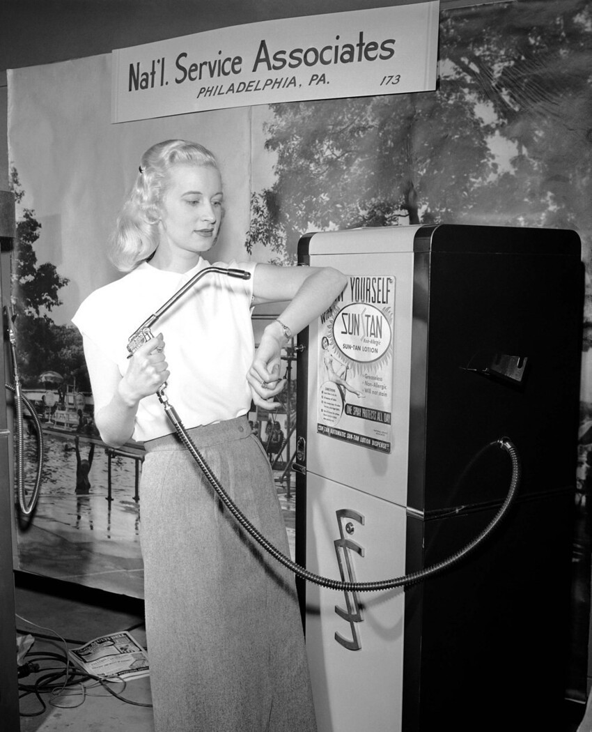 1949 год: автомат с кремом от солнца