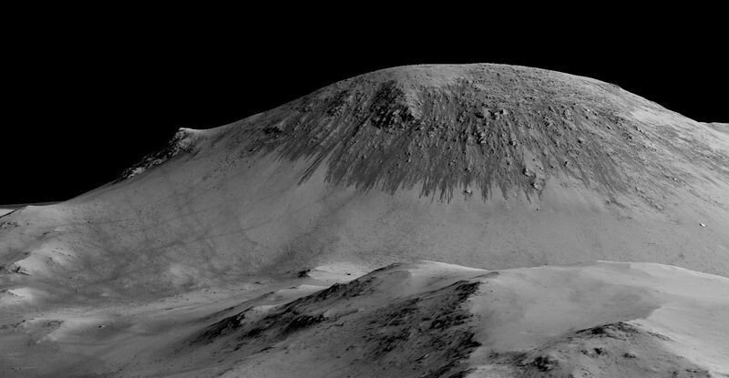 NASA объявило об обнаружении жидкой воды на поверхности Марса