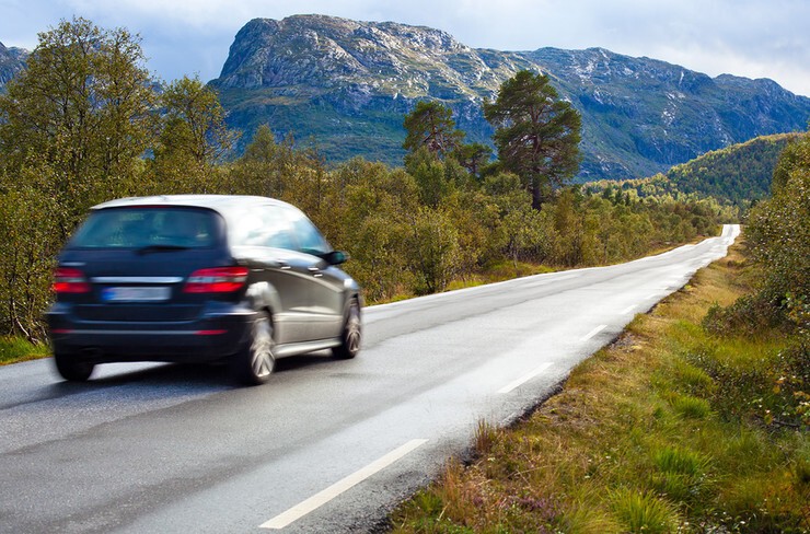 1. Финляндия/Швеция/Норвегия: дисциплинированное вождение, автолюбители готовы к помощи на дороге. Очень жесткое ограничение скорости, любое нарушение карается. Зимой обязательное использование зимних покрышек. Водители имеют самую лучшую квалификаци